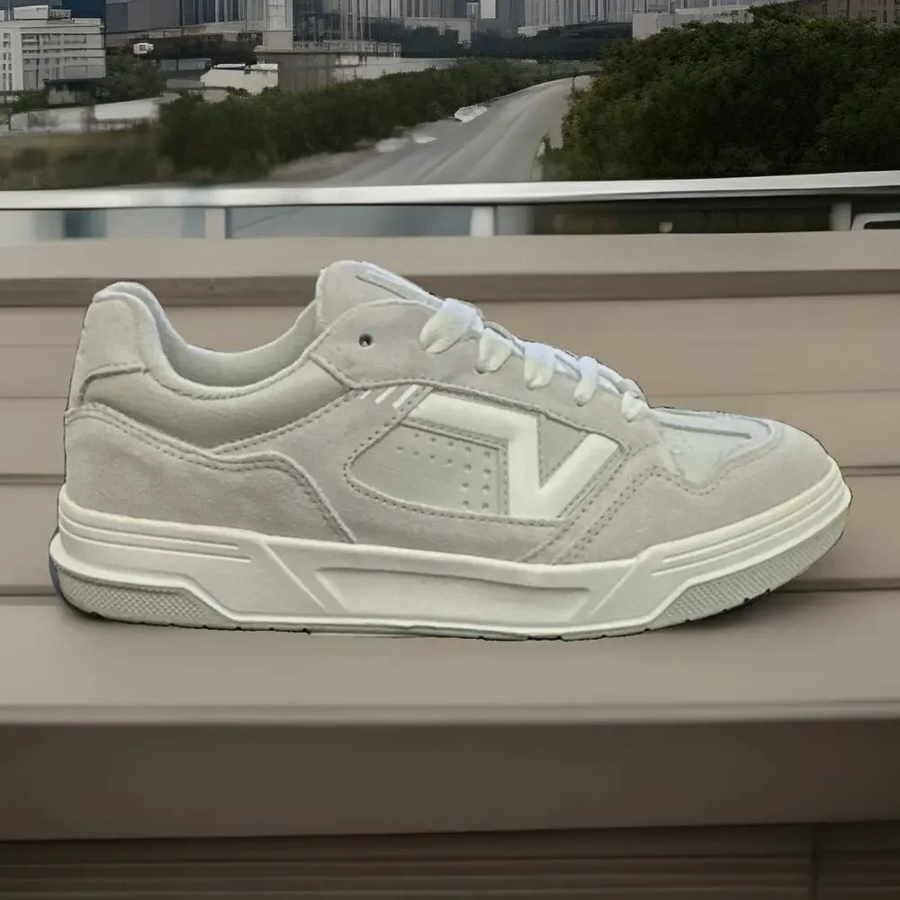 New Men's Size 10 Vans Upland Grey Skate Shoes VN000D1HBXC